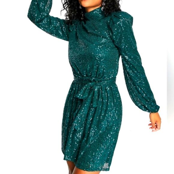 Little Mistress Dresses & Skirts - Little Mistress sequins cocktail dress